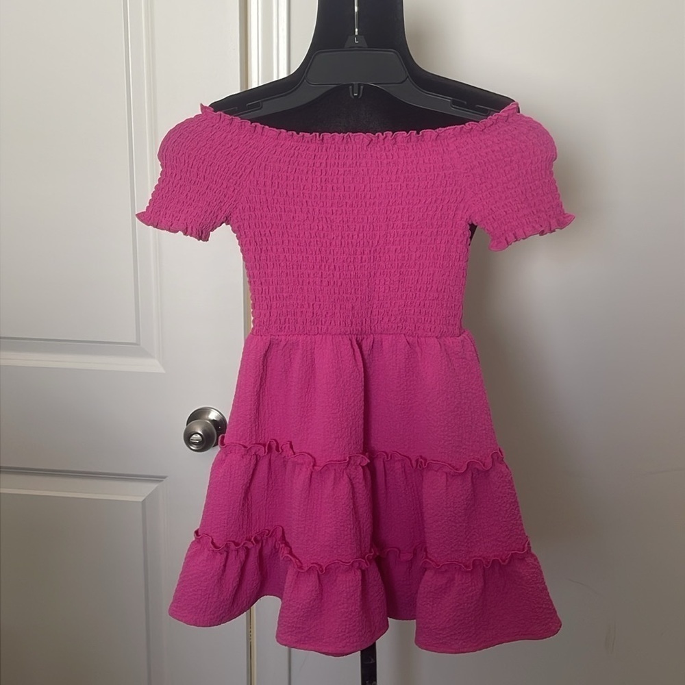 Art Class Off The Shoulder Pink Smocked Dress Size S (6-7)